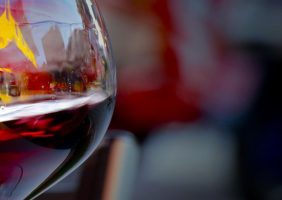 bicchiere di vino artistico